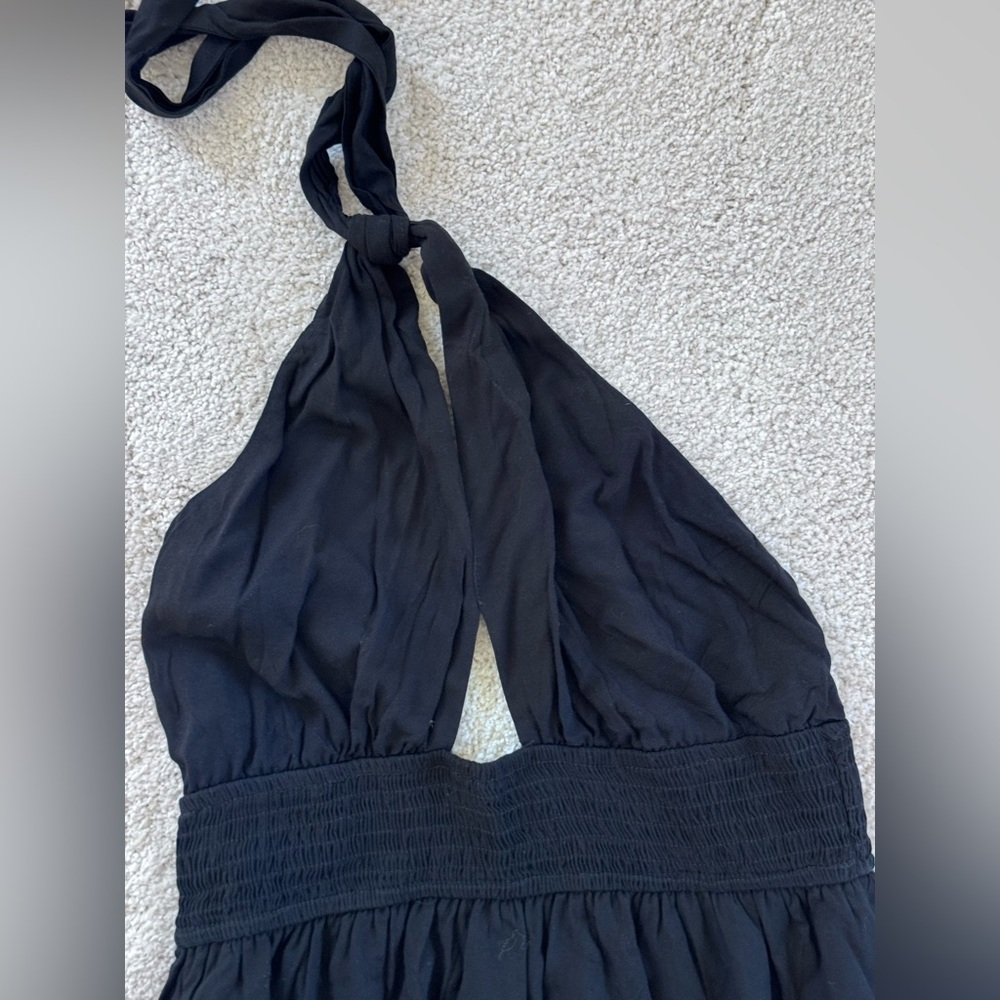 Black Crisscross Halter Maxi Dress - Picture 6 of 9